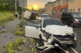 �� ����� �������������� ����������� Audi � Renault Dokker